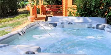 Véritable jacuzzi (SPA) à 20 min de Bourgoin-Jallieu (Doissin)